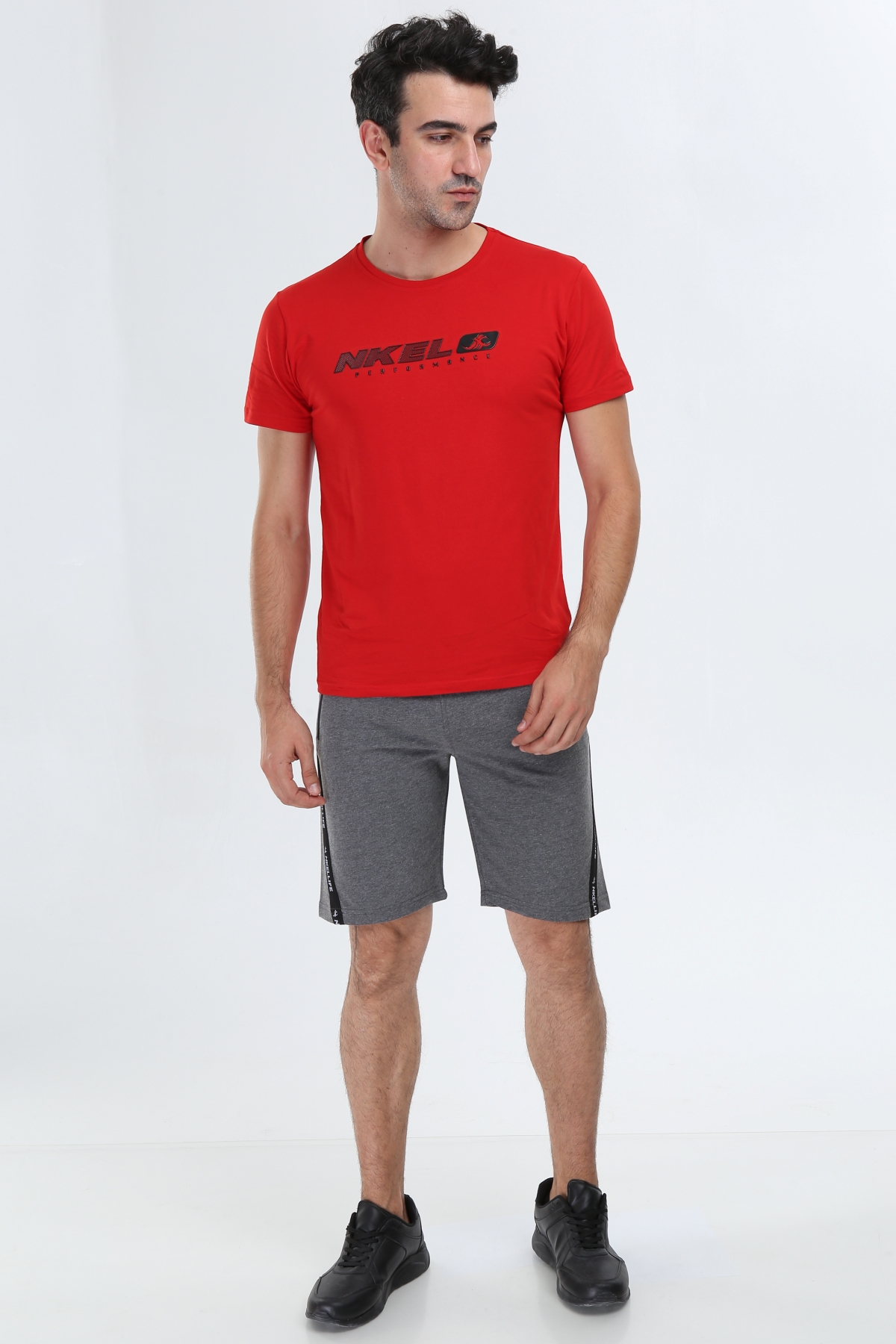 Kırmızı T-Shirt