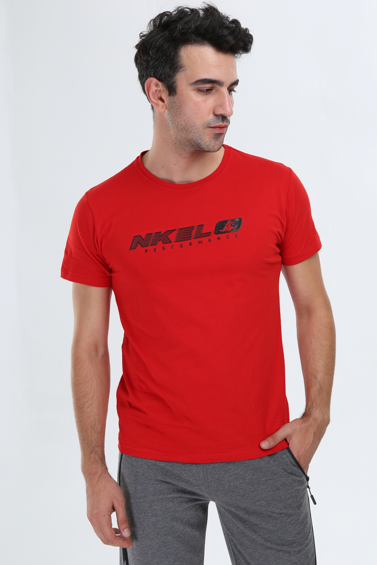 Kırmızı T-Shirt
